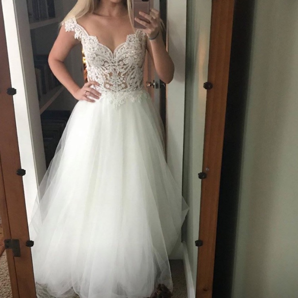 NWT UNALTERED Enzoani Wedding Gown